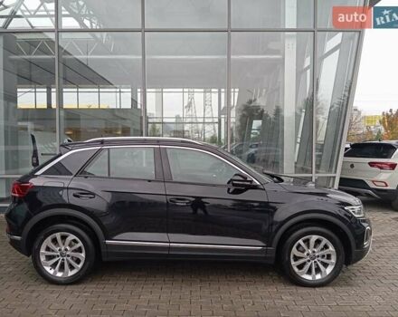 Черный Фольксваген Ти-Рок, объемом двигателя 1.4 л и пробегом 11 тыс. км за 30200 $, фото 4 на Automoto.ua