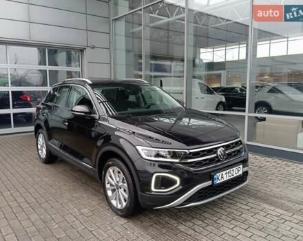 Черный Фольксваген Ти-Рок, объемом двигателя 1.4 л и пробегом 11 тыс. км за 30200 $, фото 3 на Automoto.ua