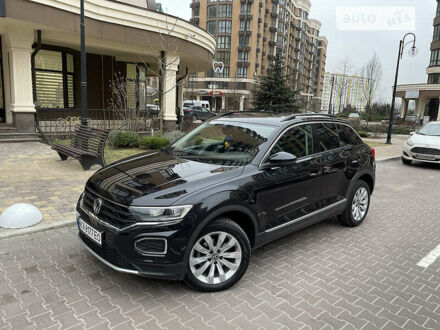 Фольксваген Ті-Рок 2021 у Києві на Automoto.ua Чорний Фольксваген Ті-Рок, об'ємом двигуна 1.5 л та пробігом 20 тис. км за 28000 $, фото 1 на Automoto.ua