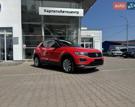Красный Фольксваген Ти-Рок, объемом двигателя 1.5 л и пробегом 140 тыс. км за 20800 $, фото 2 на Automoto.ua
