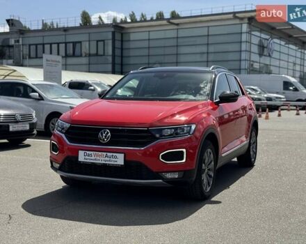 Червоний Фольксваген Ті-Рок, об'ємом двигуна 1.5 л та пробігом 31 тис. км за 23700 $, фото 1 на Automoto.ua