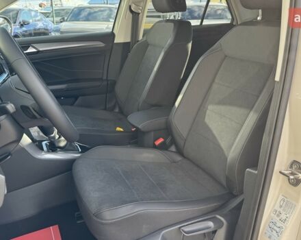 Фольксваген Ти-Рок, объемом двигателя 1.4 л и пробегом 0 тыс. км за 31500 $, фото 12 на Automoto.ua