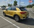 Жовтий Фольксваген Ті-Рок, об'ємом двигуна 1.5 л та пробігом 75 тис. км за 22900 $, фото 3 на Automoto.ua