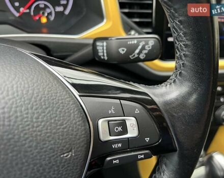 Желтый Фольксваген Ти-Рок, объемом двигателя 1.5 л и пробегом 78 тыс. км за 19713 $, фото 31 на Automoto.ua