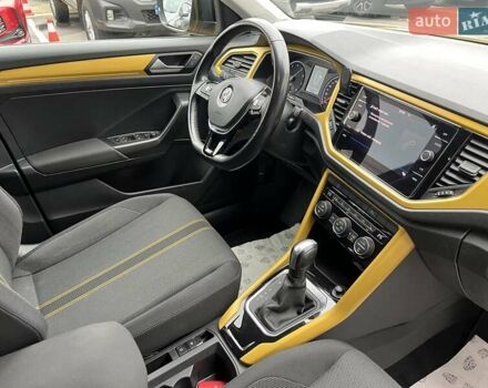 Желтый Фольксваген Ти-Рок, объемом двигателя 1.5 л и пробегом 78 тыс. км за 19713 $, фото 7 на Automoto.ua