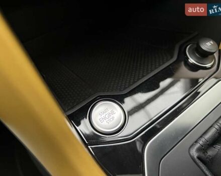 Желтый Фольксваген Ти-Рок, объемом двигателя 1.5 л и пробегом 78 тыс. км за 19713 $, фото 29 на Automoto.ua