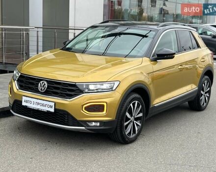 Желтый Фольксваген Ти-Рок, объемом двигателя 1.5 л и пробегом 78 тыс. км за 19713 $, фото 8 на Automoto.ua