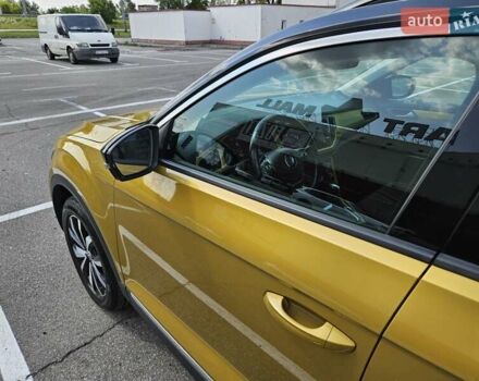 Жовтий Фольксваген Ті-Рок, об'ємом двигуна 1.5 л та пробігом 75 тис. км за 22900 $, фото 12 на Automoto.ua