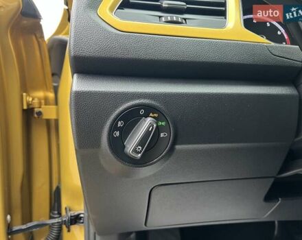 Желтый Фольксваген Ти-Рок, объемом двигателя 1.5 л и пробегом 78 тыс. км за 19713 $, фото 17 на Automoto.ua