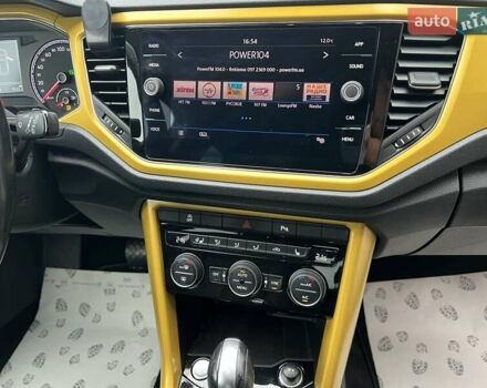 Желтый Фольксваген Ти-Рок, объемом двигателя 1.5 л и пробегом 78 тыс. км за 19713 $, фото 23 на Automoto.ua