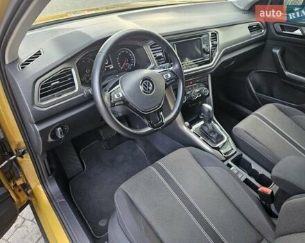 Жовтий Фольксваген Ті-Рок, об'ємом двигуна 1.5 л та пробігом 65 тис. км за 23490 $, фото 19 на Automoto.ua