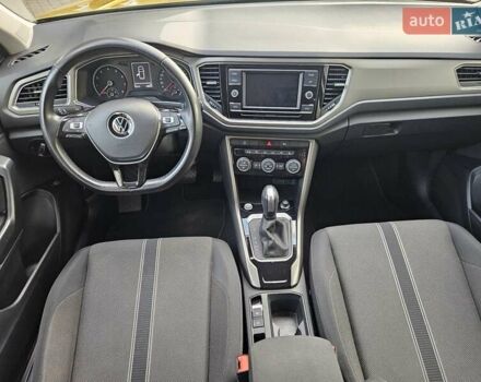 Жовтий Фольксваген Ті-Рок, об'ємом двигуна 1.5 л та пробігом 65 тис. км за 23490 $, фото 36 на Automoto.ua