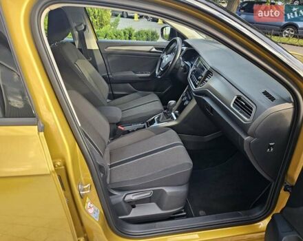 Жовтий Фольксваген Ті-Рок, об'ємом двигуна 1.5 л та пробігом 65 тис. км за 23490 $, фото 31 на Automoto.ua