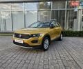 Жовтий Фольксваген Ті-Рок, об'ємом двигуна 1.5 л та пробігом 65 тис. км за 23490 $, фото 1 на Automoto.ua