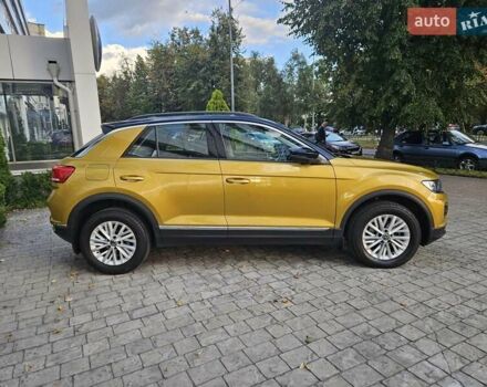 Жовтий Фольксваген Ті-Рок, об'ємом двигуна 1.5 л та пробігом 65 тис. км за 23490 $, фото 5 на Automoto.ua
