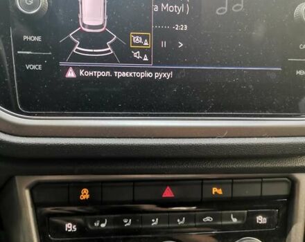 Желтый Фольксваген Ти-Рок, объемом двигателя 1.5 л и пробегом 60 тыс. км за 22900 $, фото 8 на Automoto.ua