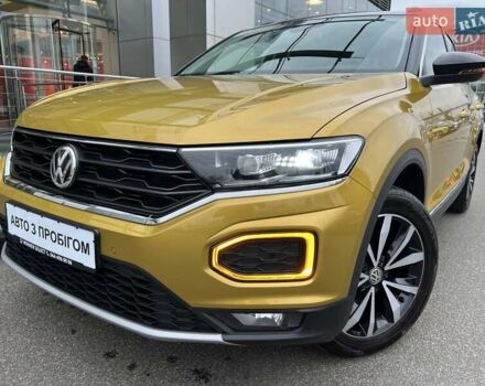 Желтый Фольксваген Ти-Рок, объемом двигателя 1.5 л и пробегом 78 тыс. км за 19713 $, фото 1 на Automoto.ua