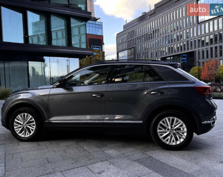 Сірий Фольксваген Ті-Рок, об'ємом двигуна 1.97 л та пробігом 175 тис. км за 25500 $, фото 1 на Automoto.ua