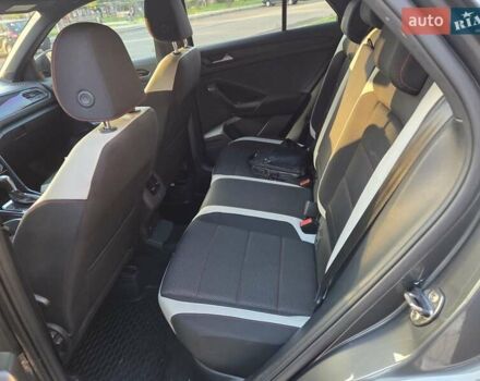 Сірий Фольксваген Ті-Рок, об'ємом двигуна 1.5 л та пробігом 32 тис. км за 21600 $, фото 6 на Automoto.ua