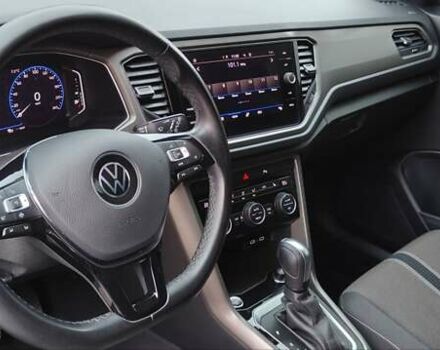 Серый Фольксваген Ти-Рок, объемом двигателя 1.5 л и пробегом 49 тыс. км за 22400 $, фото 24 на Automoto.ua