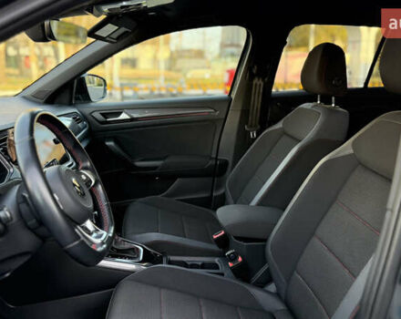 Серый Фольксваген Ти-Рок, объемом двигателя 1.5 л и пробегом 60 тыс. км за 25900 $, фото 12 на Automoto.ua