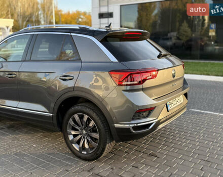 Серый Фольксваген Ти-Рок, объемом двигателя 1.5 л и пробегом 60 тыс. км за 25900 $, фото 19 на Automoto.ua