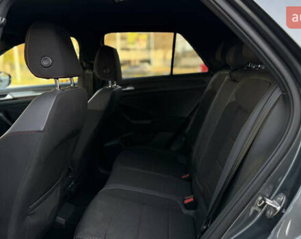 Серый Фольксваген Ти-Рок, объемом двигателя 1.5 л и пробегом 60 тыс. км за 25900 $, фото 17 на Automoto.ua