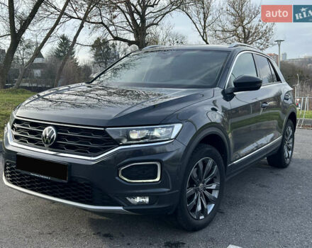 Серый Фольксваген Ти-Рок, объемом двигателя 1.5 л и пробегом 49 тыс. км за 23700 $, фото 20 на Automoto.ua