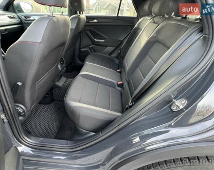 Серый Фольксваген Ти-Рок, объемом двигателя 1.5 л и пробегом 49 тыс. км за 23700 $, фото 15 на Automoto.ua