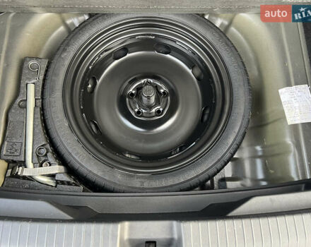 Серый Фольксваген Ти-Рок, объемом двигателя 1.5 л и пробегом 49 тыс. км за 23700 $, фото 26 на Automoto.ua