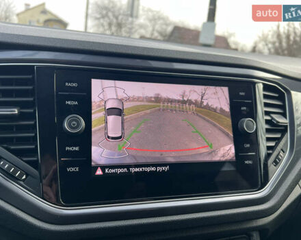 Серый Фольксваген Ти-Рок, объемом двигателя 1.5 л и пробегом 49 тыс. км за 23700 $, фото 18 на Automoto.ua