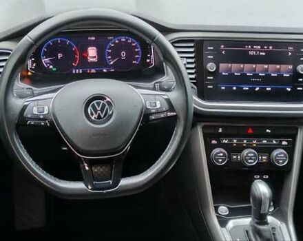 Серый Фольксваген Ти-Рок, объемом двигателя 1.5 л и пробегом 49 тыс. км за 22400 $, фото 25 на Automoto.ua