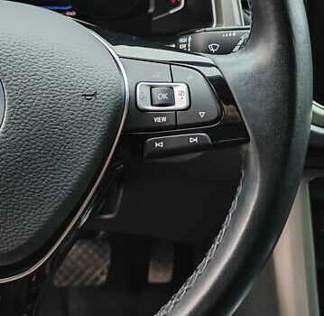 Серый Фольксваген Ти-Рок, объемом двигателя 1.5 л и пробегом 49 тыс. км за 22400 $, фото 40 на Automoto.ua