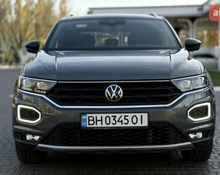 Серый Фольксваген Ти-Рок, объемом двигателя 1.5 л и пробегом 60 тыс. км за 25900 $, фото 4 на Automoto.ua