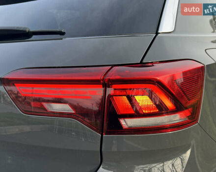 Серый Фольксваген Ти-Рок, объемом двигателя 1.5 л и пробегом 49 тыс. км за 23700 $, фото 23 на Automoto.ua