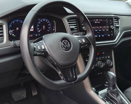 Серый Фольксваген Ти-Рок, объемом двигателя 1.5 л и пробегом 49 тыс. км за 22400 $, фото 21 на Automoto.ua