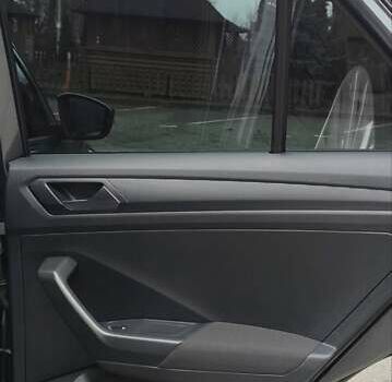 Серый Фольксваген Ти-Рок, объемом двигателя 1.5 л и пробегом 49 тыс. км за 22400 $, фото 31 на Automoto.ua