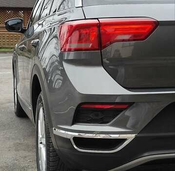 Серый Фольксваген Ти-Рок, объемом двигателя 1.5 л и пробегом 49 тыс. км за 22400 $, фото 15 на Automoto.ua