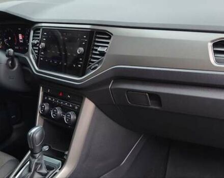 Серый Фольксваген Ти-Рок, объемом двигателя 1.5 л и пробегом 49 тыс. км за 22400 $, фото 33 на Automoto.ua