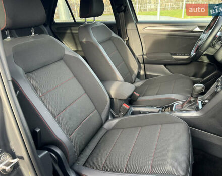 Серый Фольксваген Ти-Рок, объемом двигателя 1.5 л и пробегом 49 тыс. км за 23700 $, фото 11 на Automoto.ua