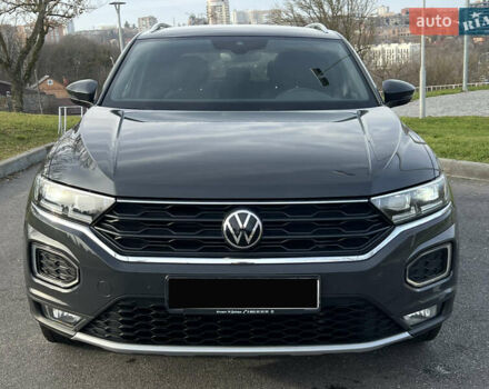 Серый Фольксваген Ти-Рок, объемом двигателя 1.5 л и пробегом 49 тыс. км за 23700 $, фото 2 на Automoto.ua