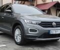 Серый Фольксваген Ти-Рок, объемом двигателя 1.5 л и пробегом 49 тыс. км за 22400 $, фото 2 на Automoto.ua
