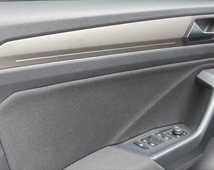 Серый Фольксваген Ти-Рок, объемом двигателя 1.5 л и пробегом 49 тыс. км за 22400 $, фото 20 на Automoto.ua