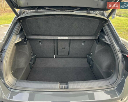 Серый Фольксваген Ти-Рок, объемом двигателя 1.5 л и пробегом 49 тыс. км за 23700 $, фото 24 на Automoto.ua