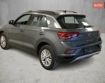 Серый Фольксваген Ти-Рок, объемом двигателя 2 л и пробегом 170 тыс. км за 21999 $, фото 1 на Automoto.ua