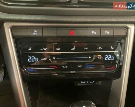 Серый Фольксваген Ти-Рок, объемом двигателя 2 л и пробегом 170 тыс. км за 21999 $, фото 14 на Automoto.ua