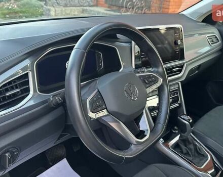 Серый Фольксваген Ти-Рок, объемом двигателя 1.5 л и пробегом 36 тыс. км за 26700 $, фото 6 на Automoto.ua