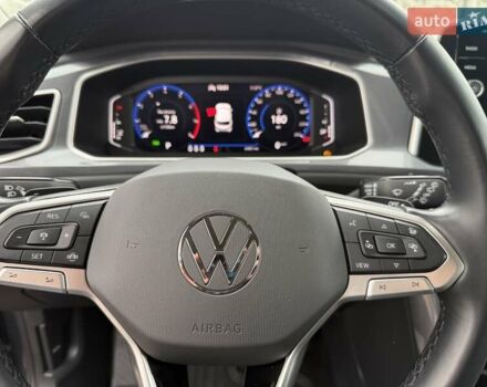 Серый Фольксваген Ти-Рок, объемом двигателя 1.5 л и пробегом 24 тыс. км за 29500 $, фото 29 на Automoto.ua