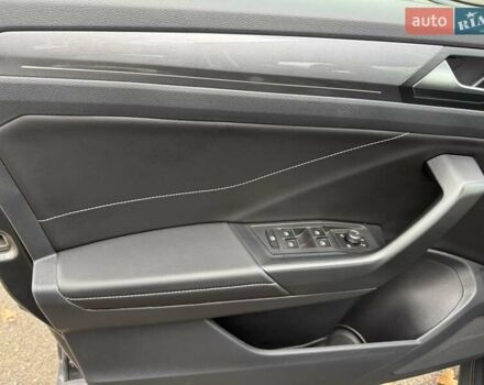 Серый Фольксваген Ти-Рок, объемом двигателя 1.5 л и пробегом 24 тыс. км за 29500 $, фото 24 на Automoto.ua