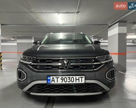 Серый Фольксваген Ти-Рок, объемом двигателя 1.5 л и пробегом 24 тыс. км за 29500 $, фото 2 на Automoto.ua